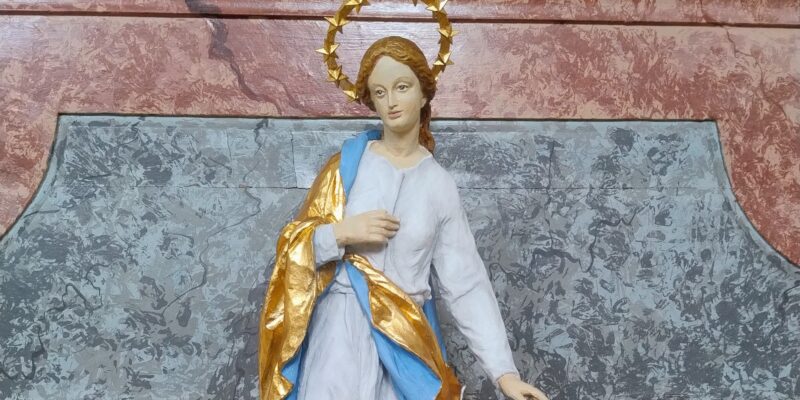 Nová socha Panny Marie